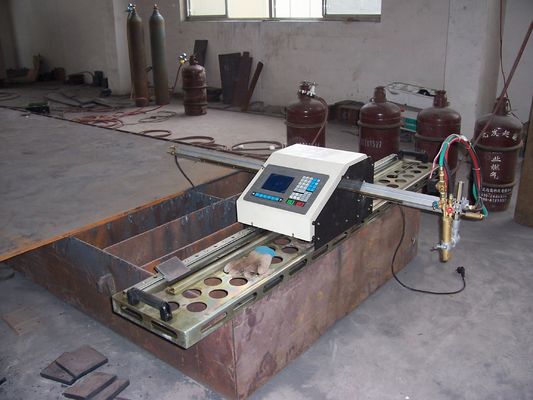 CNC の携帯用フレーム切断機械、街灯柱の支承板を切る街灯柱機械