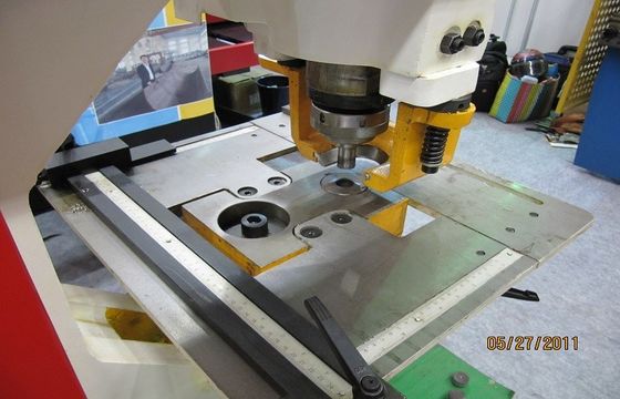 油圧穿孔器及びせん断の鉄工機械、最高街灯柱の機械裁ち 25mm