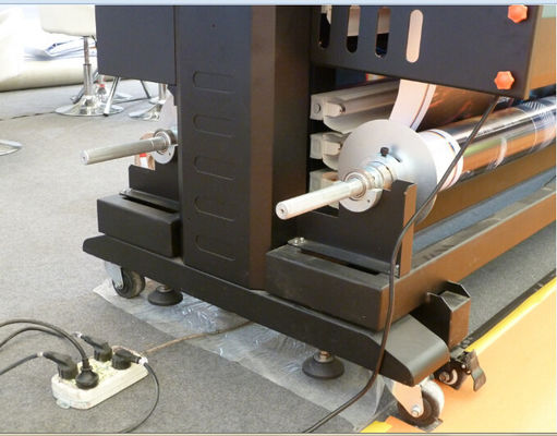 A-Starjet 3pcs DX7 の印字ヘッド、広告のための 1800mm の大判カメラの支払能力があるプリンター、セリウム