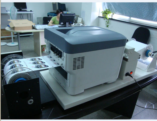 短期間のラベルのためのレーザ・プリンタを転がす CMYK 4 色 A4 のサイズ ロール